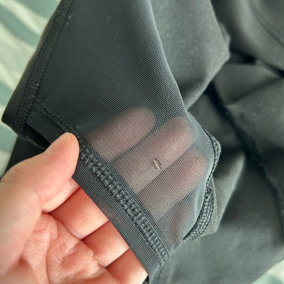 Old Navy workout leggings with pockets - Picture 8 of 8